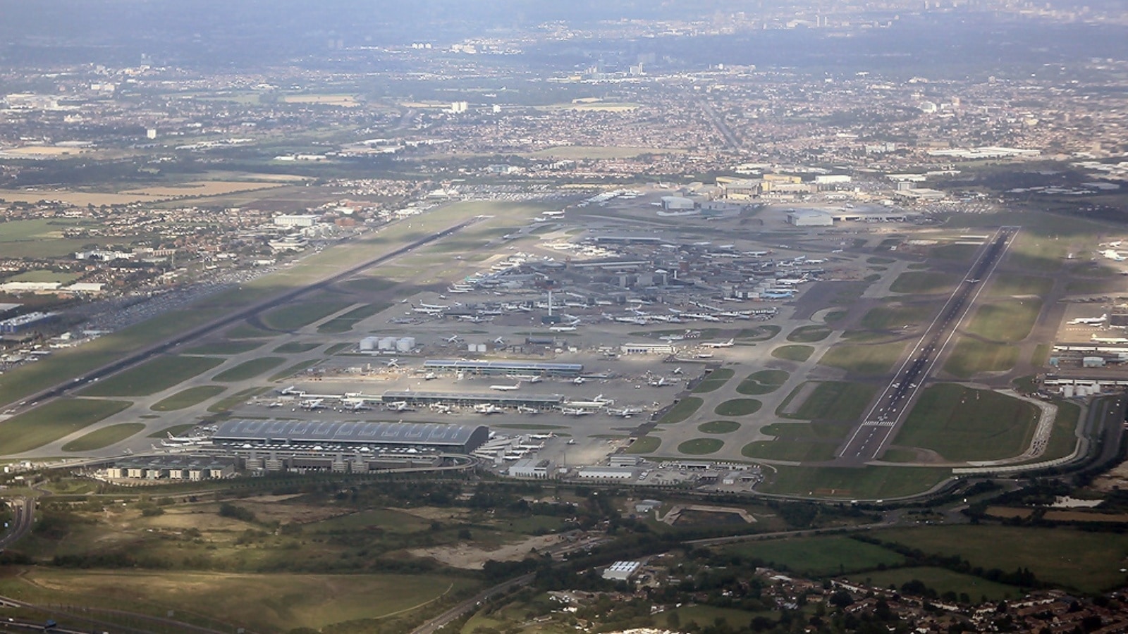 5 airports with night curfews — and why they enforce them