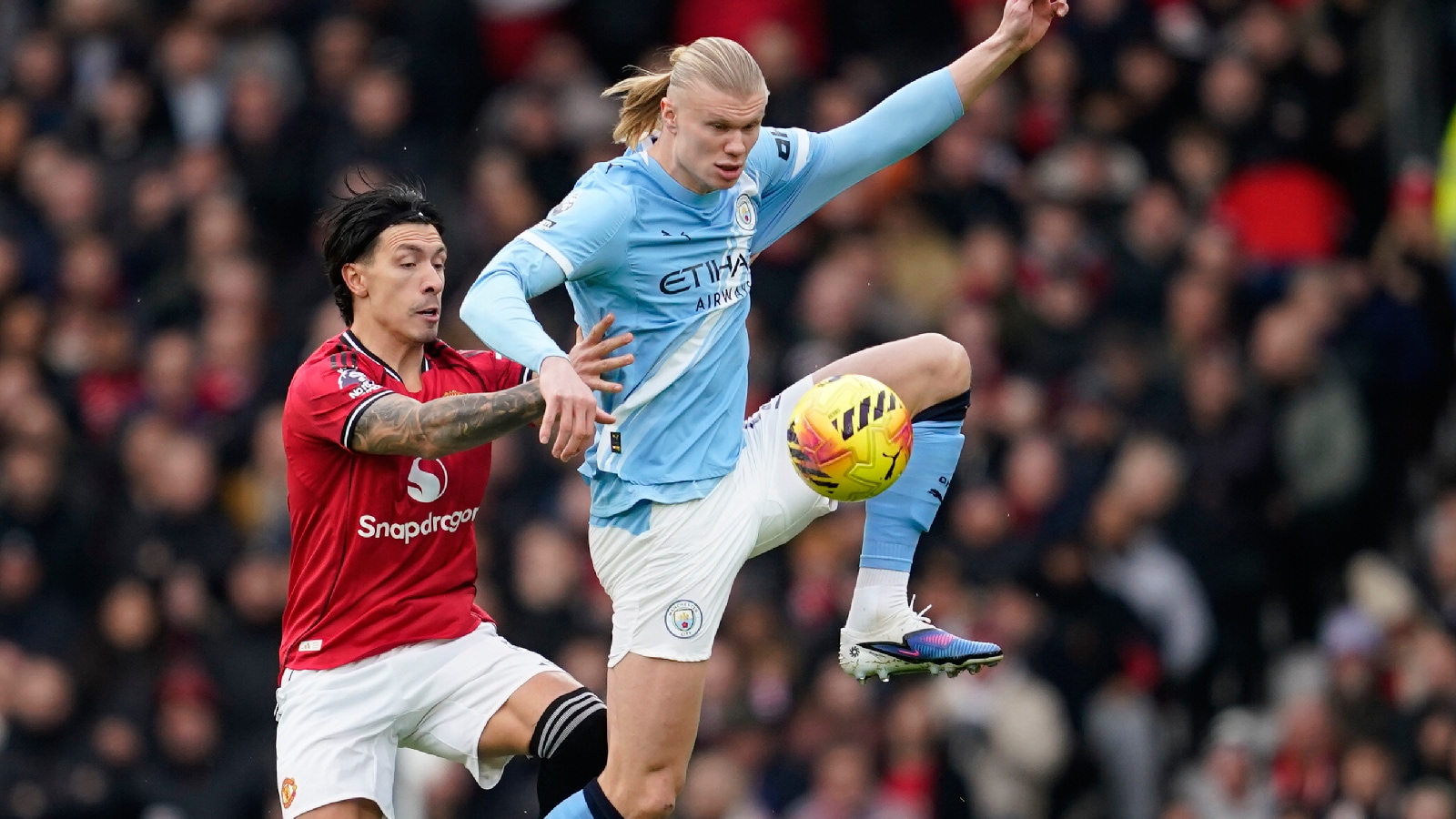 ‘If he wants to say something to me, he can come to wherever he wants’: Lisandro Martinez slams Paul Scholes for comments aimed at him ahead of Manchester derby