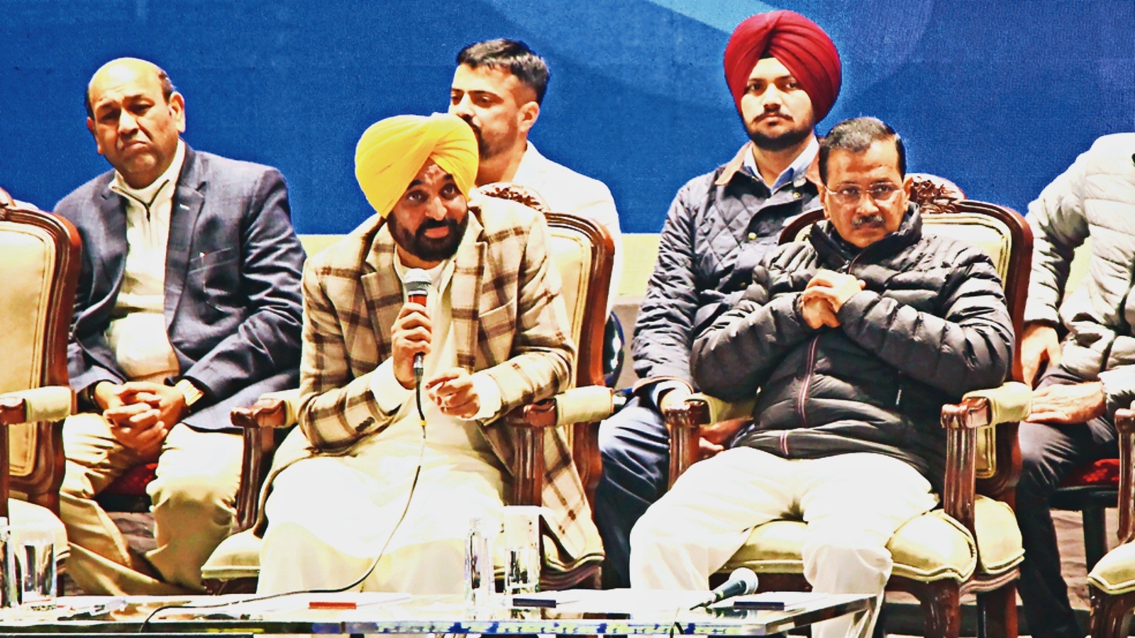 Shopkeepers are true patriots who drive economy: Mann