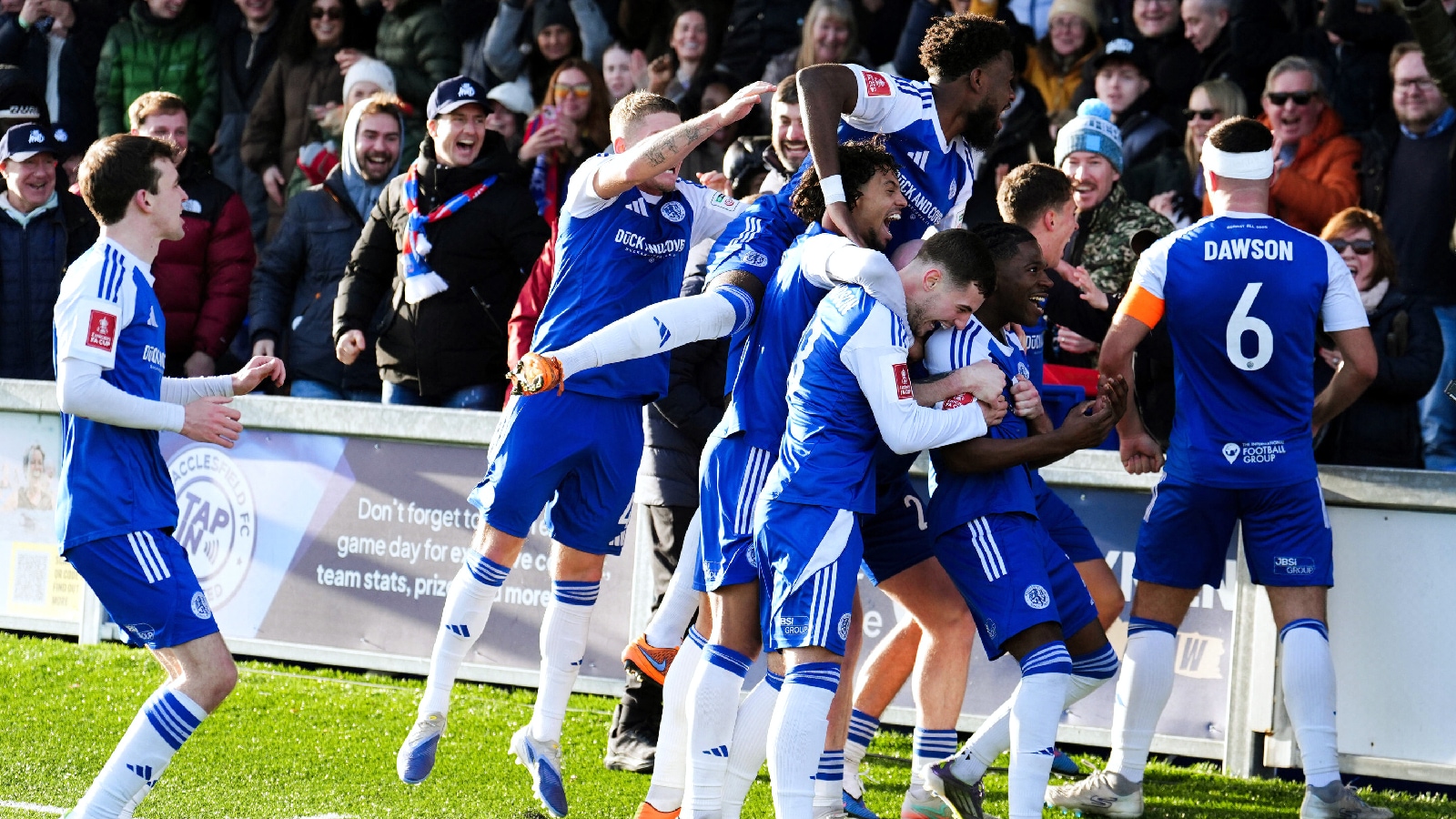Defending champion Crystal Palace lose to 6th-tier Macclesfield 2-1 in massive FA Cup upset
