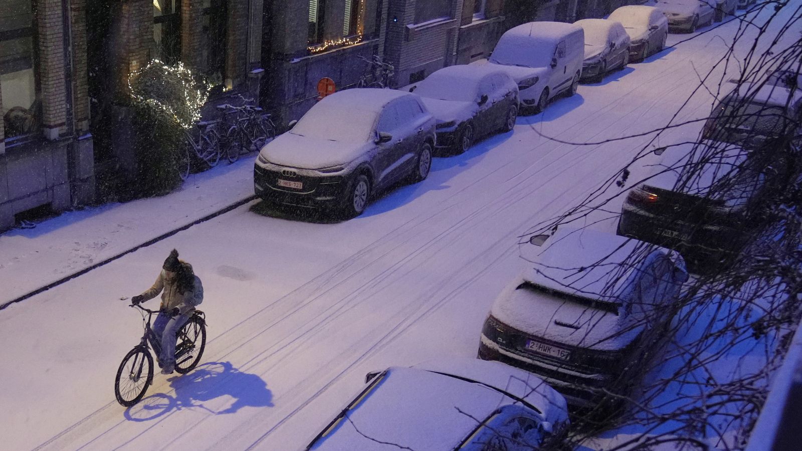 Hundreds of flights cancelled in Europe as continent braces for another wave of snow