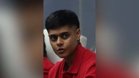 The elder of two sisters, a young Gautam started playing cricket at the insistence of her aunt Sunita Sharma and a young six-year-old Gautam would play gully cricket with the neighbourhood boys in Sector 37.