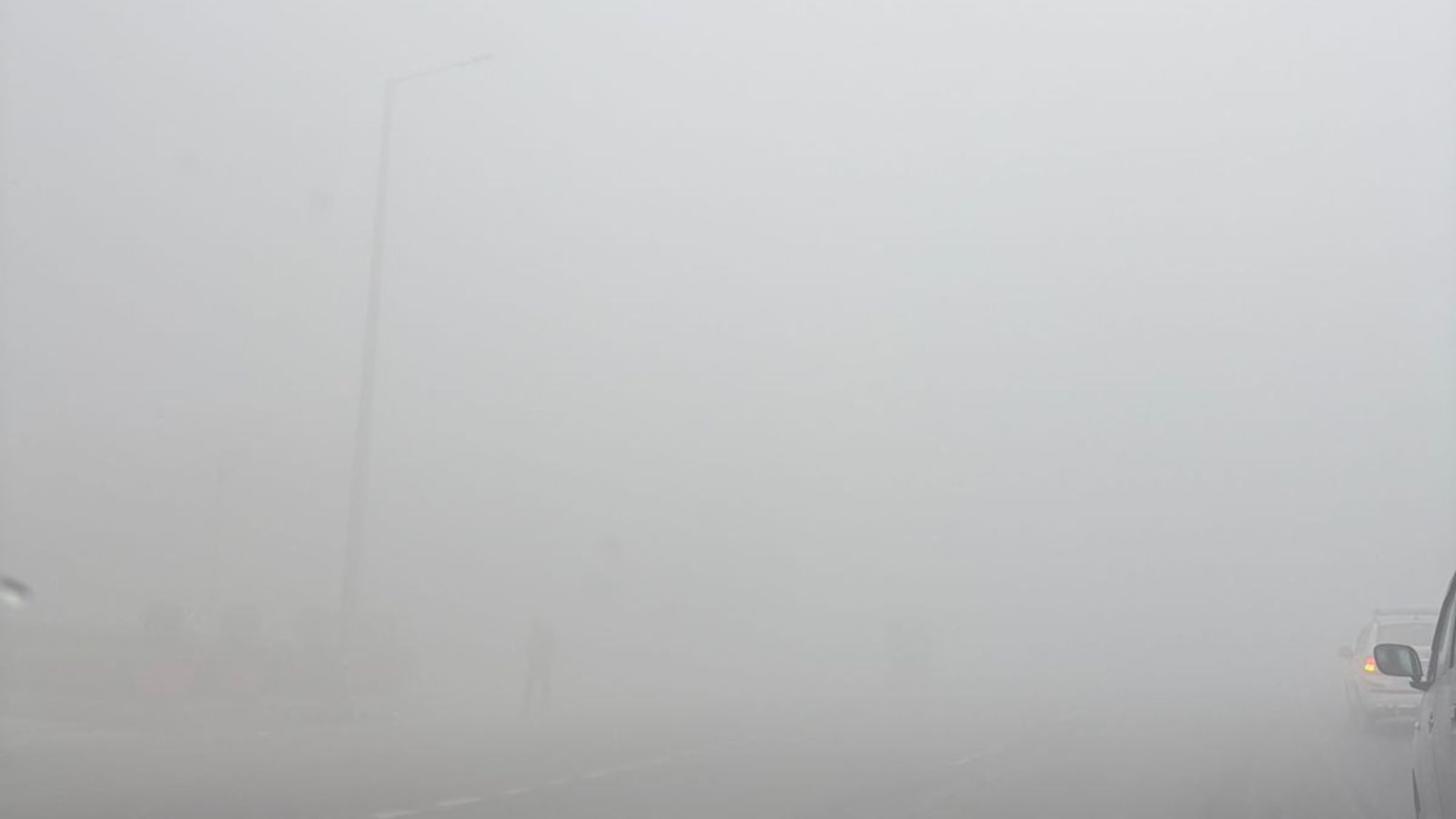 indianexpress.com - Delhi wakes up to thick blanket of smog; IGI airport issues advisory