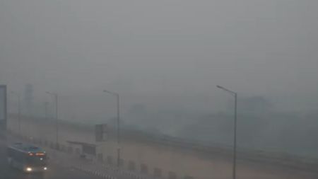 According to the India Meteorological Department (IMD) bulletin, the maximum temperature in the Capital settled at 22.7 degrees Celsius (Photo/PTI)