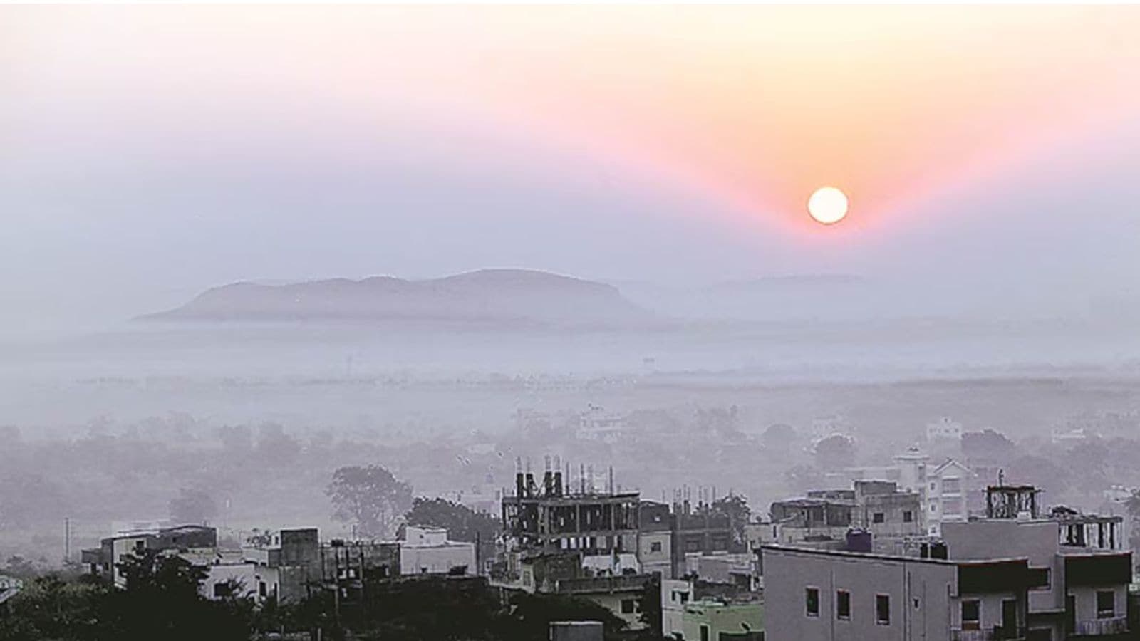 Pune minimum temperature rises 4 degrees C in 24 hours