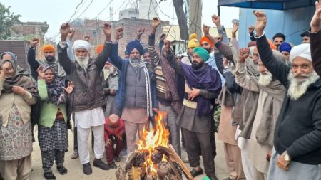 While the Congress focused on opposing changes to MGNREGA, the BJP countered by promoting the VB-G-RAM-G scheme and projecting itself as an alternative to the AAP.