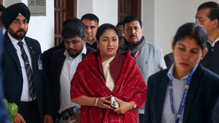 CM Rekha Gupta inaugurates Rs 100 crore development projects in RK Puram, focusing on roads, community spaces and parks.