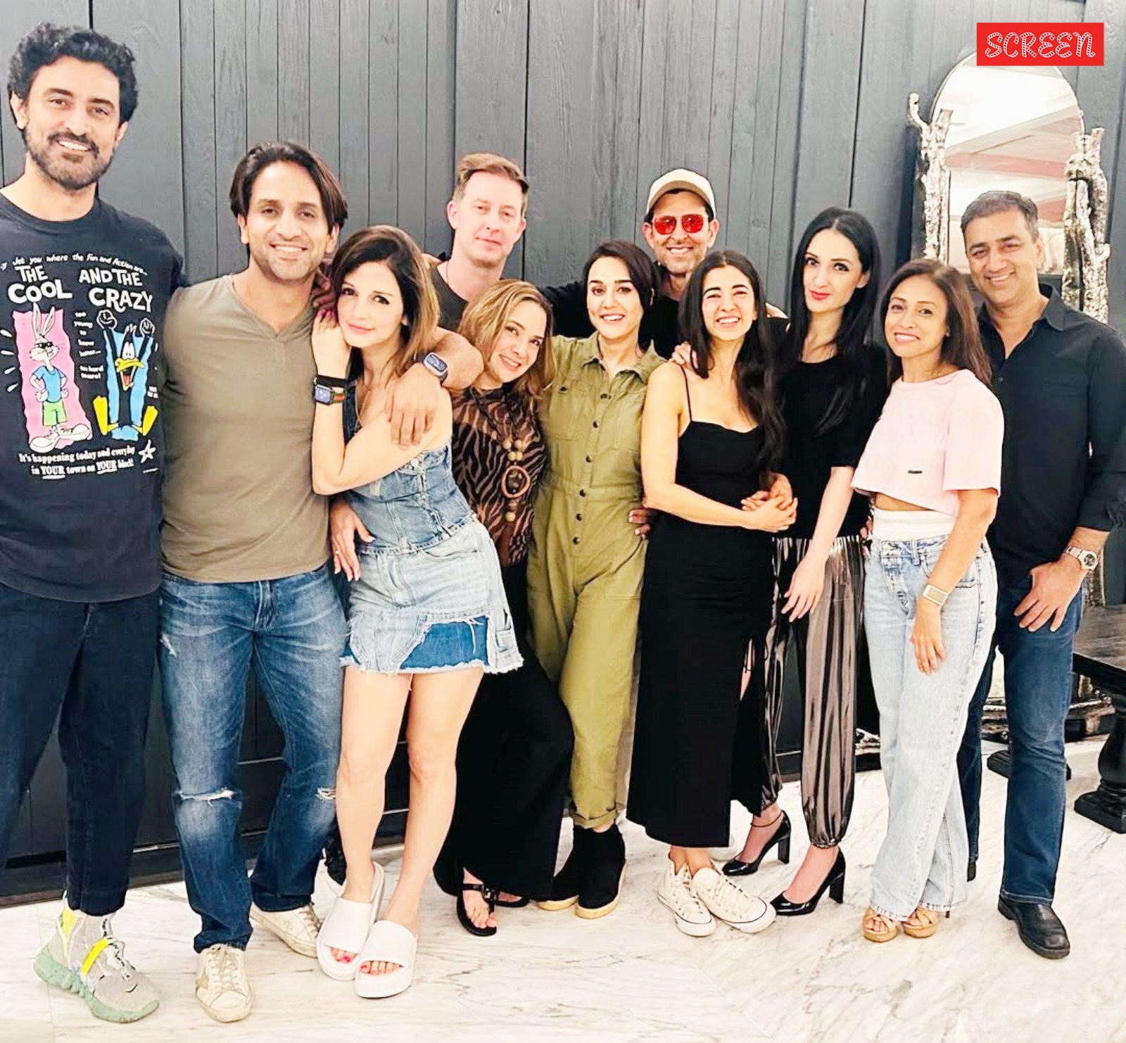 photos of Hrithik, Sussanne, Saba and Arslan Goni together