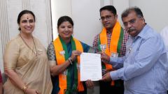 In a setback to Sena (UBT), Aaditya Thackeray’s close aide and Yuva Sena member Sheetal Devrukhkar-Sheth joins BJP