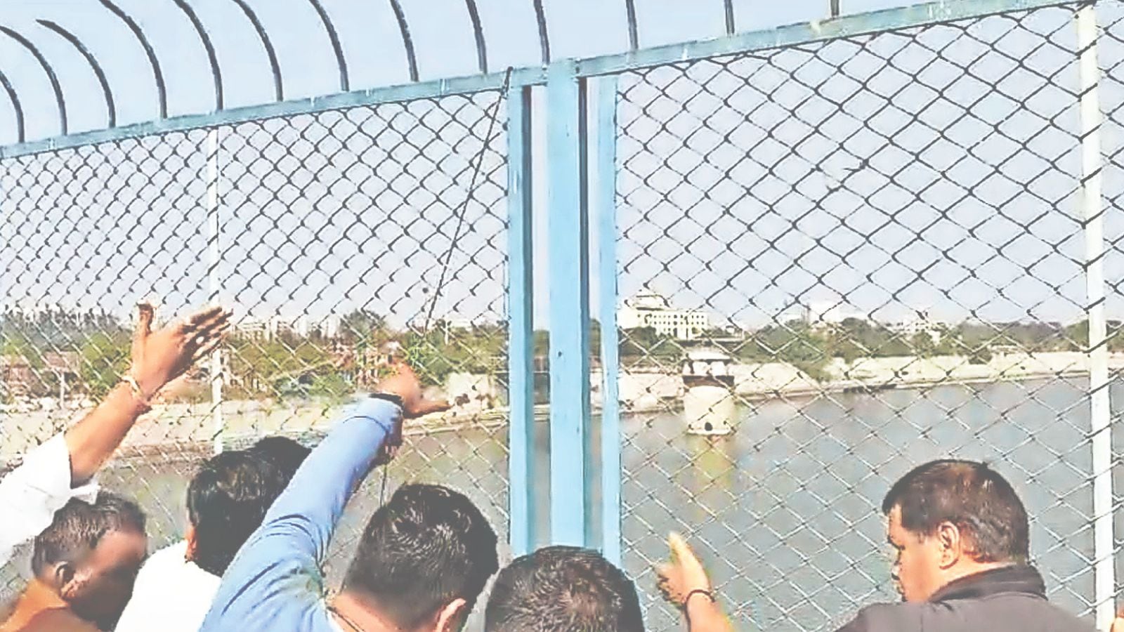 Teen ‘attempts suicide’ in Sabarmati River, rescued by passerby with rope from goods vehicle