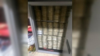 Crores in cash found inside almirah, ED raids in Odisha, Odisha, Enforcement Directorate (ED), illegal excavation sale of minor minerals, Indian express news, current affairs