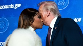 Did Trump really give Nicki Minaj a $1 million ‘Gold Card’ visa