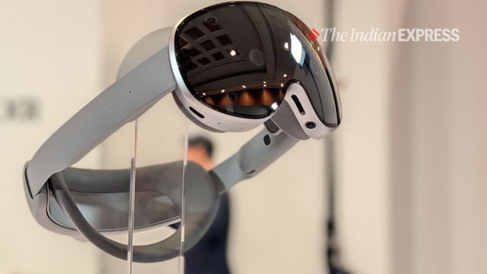 I tried the Samsung Galaxy XR mixed-reality headset at CES 2026. It’s way better than Apple Vision Pro