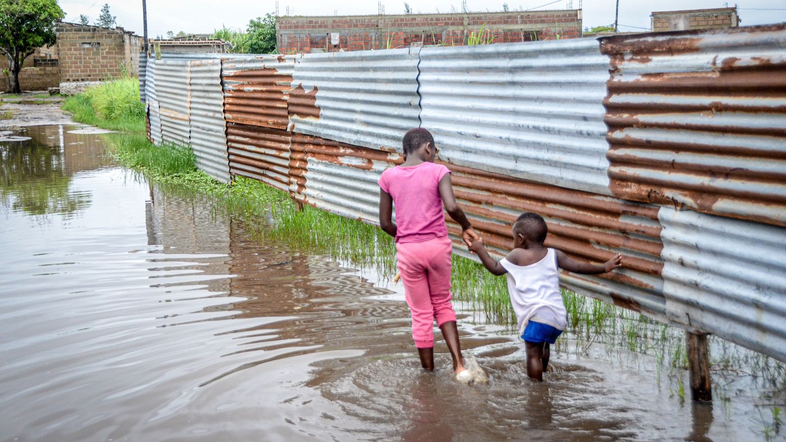 More than 100 dead in torrential rains, floods across southern Africa 