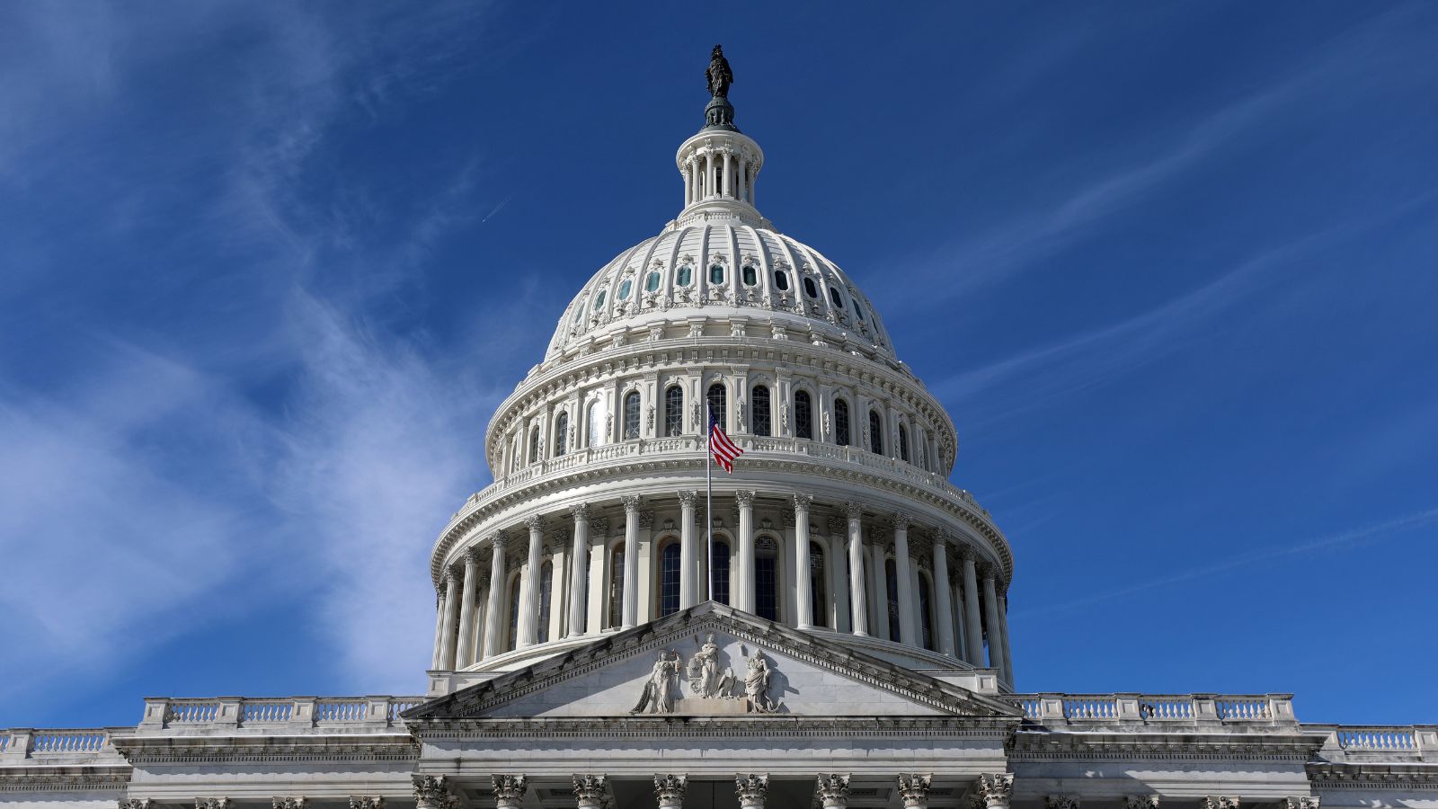 US government heads toward shutdown as time runs short to approve spending deal