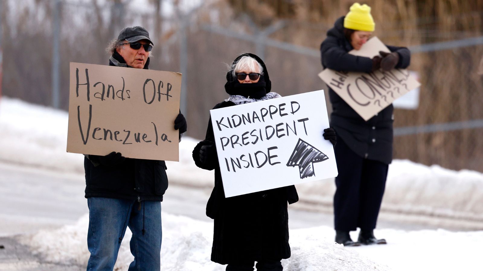 अमेरिकी हवाई हमलों में 40 वेनेजुएला वासियों की मौत, दुखद घटना।
