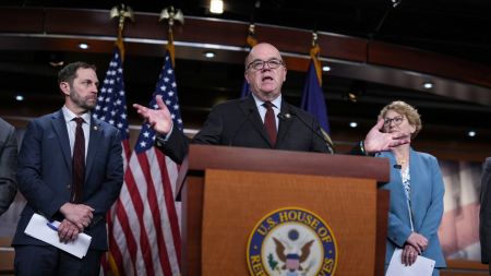 US Democrats urge House to curb President Trump’s war powers after Venezuela raid at Capitol. (AP Photo)