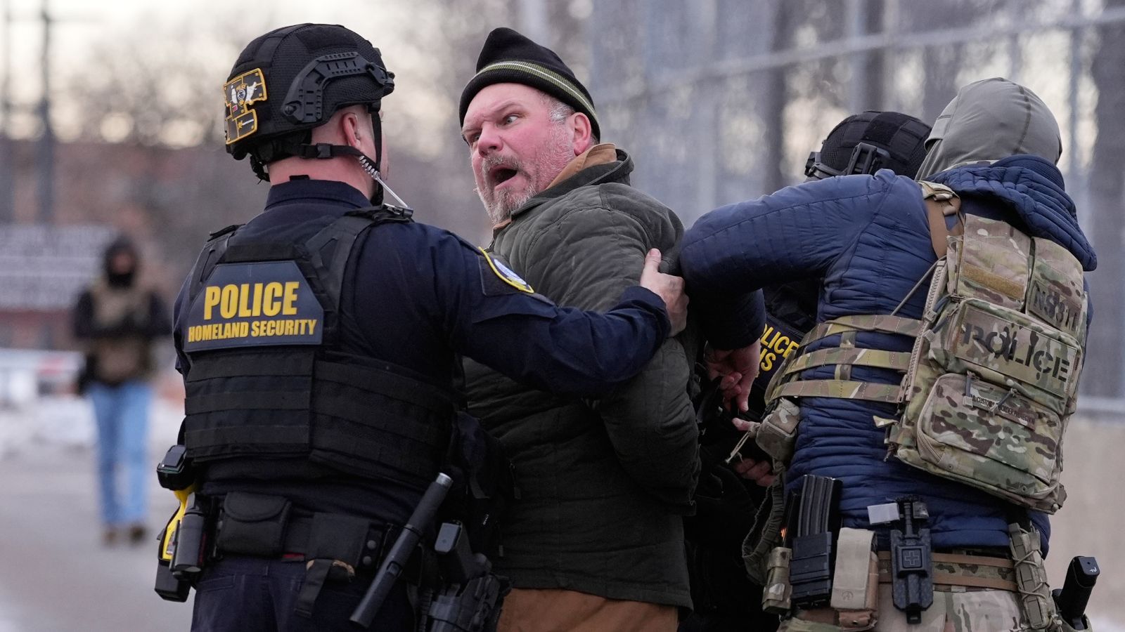 Anti-ICE demonstrators chase off outnumbered far-right activists at Minneapolis rally