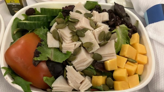 Google scientist slams United Airlines’ first-class meal