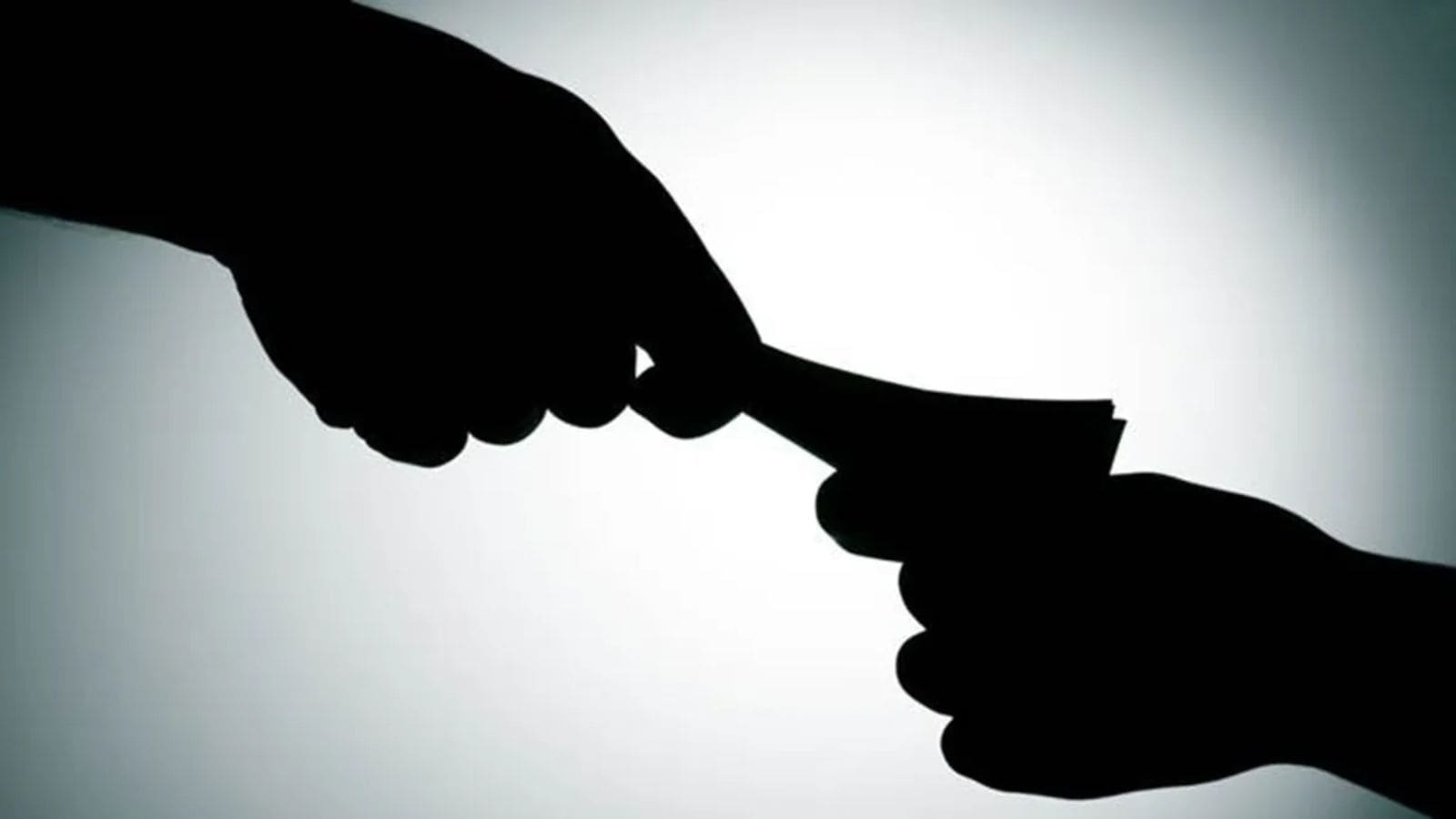 Lokayukta police trap top Bengaluru Excise officers in ₹80 lakh licence bribery case