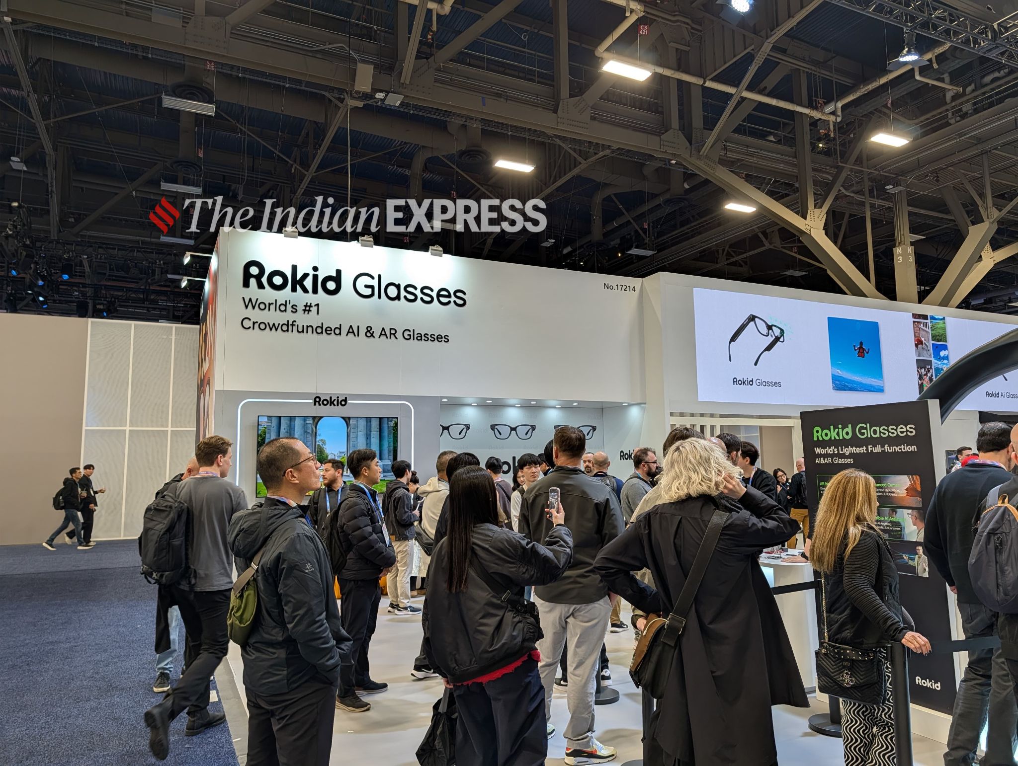 ‘Steve Jobs’ style smart glasses