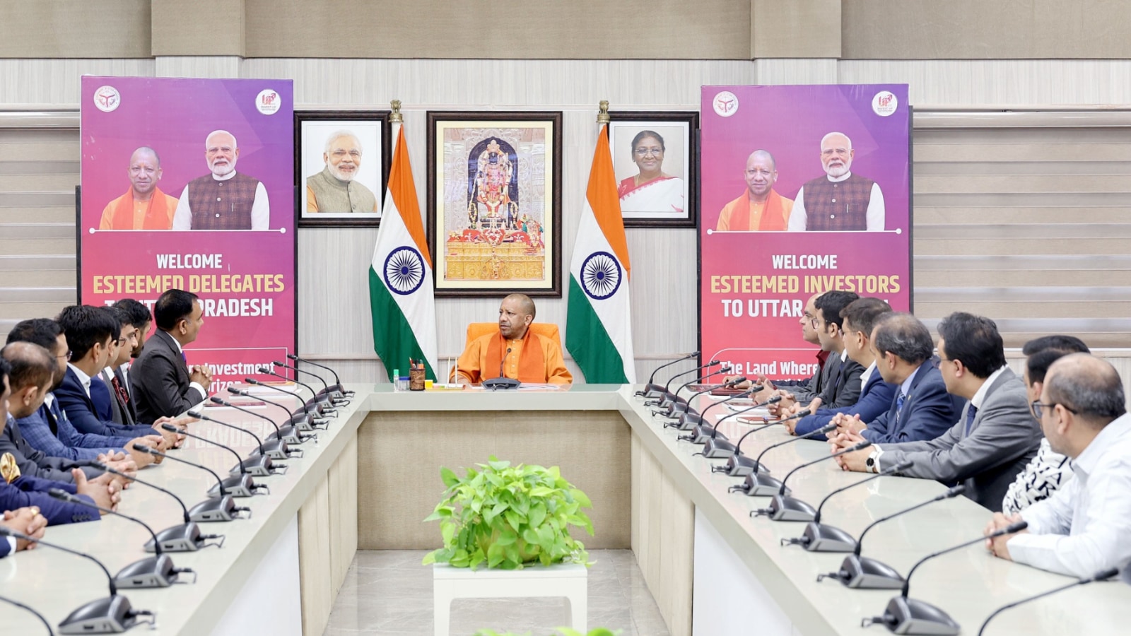 Canadian Hindu Chambers of Commerce delegation meets UP CM Yogi