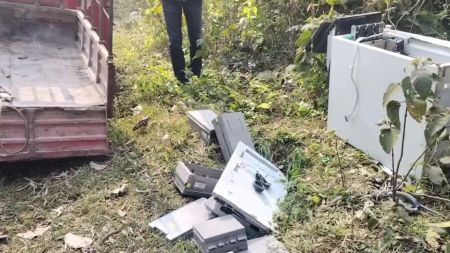 Eventually, they fled with Rs 5.72 lakh in cash and are now being hunted by two police teams formed to trace them down.