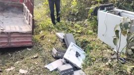 Eventually, they fled with Rs 5.72 lakh in cash and are now being hunted by two police teams formed to trace them down.