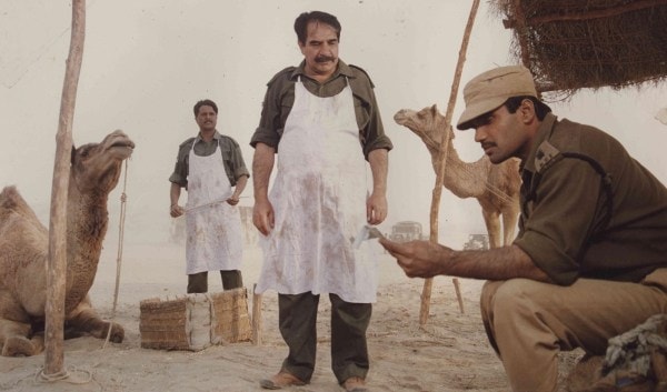 Kulbhushan Kharbanda y Suniel Shetty en la frontera