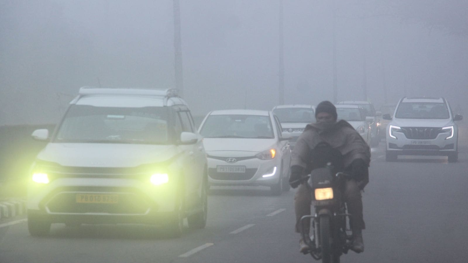 Punjab shifts school start time to 10 am in response to cold wave