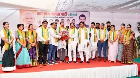 Twelve Suspended Congress councillors in Ambarnath formally joined BJP. Received by state Congress president Ravindra Chavan today.