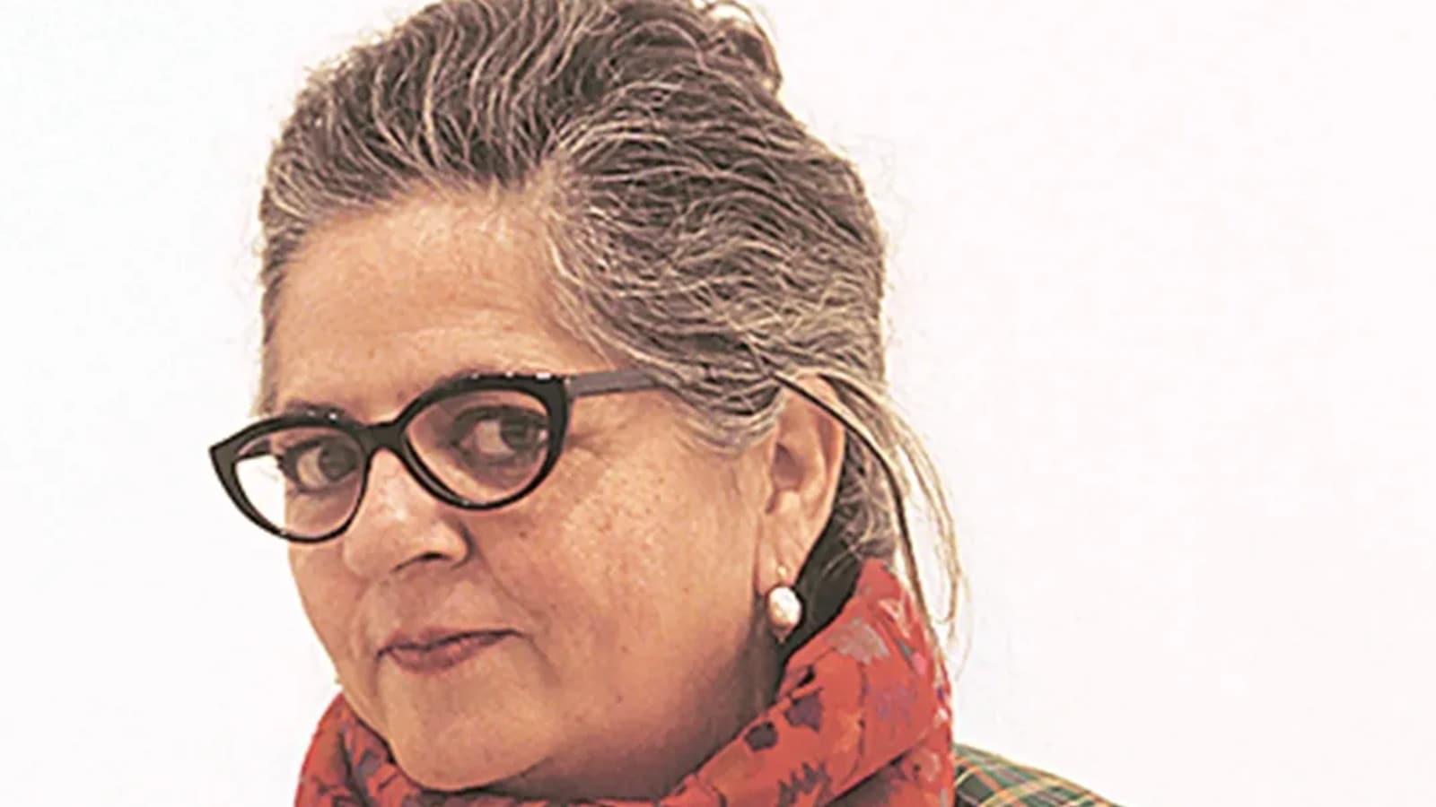 Dayanita Singh's new exhibit focuses on Zakir Hussain