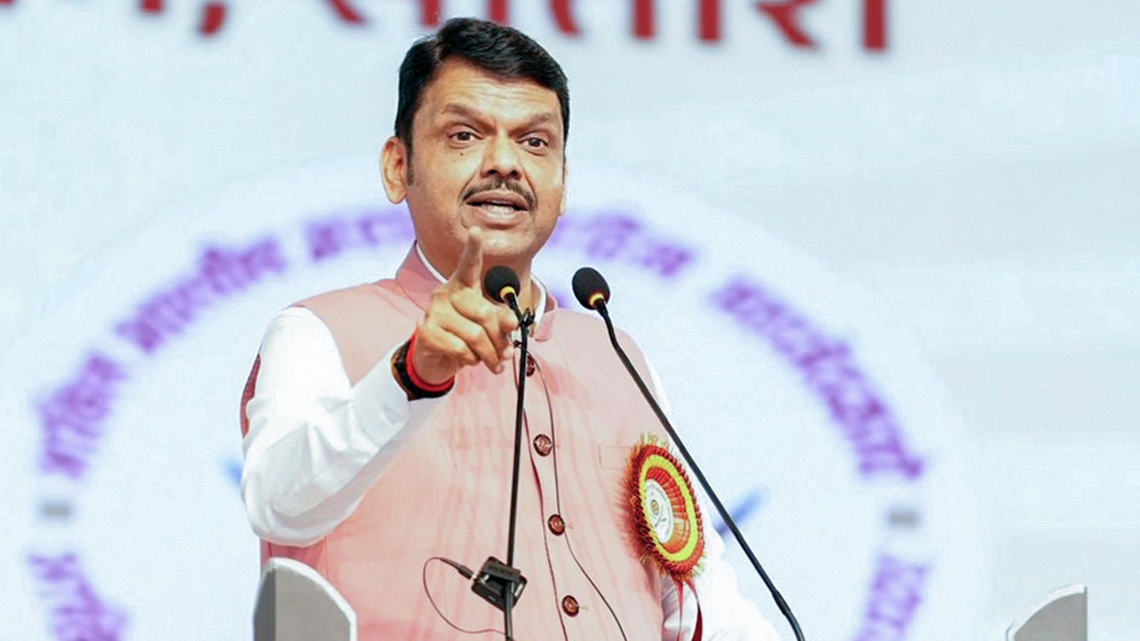 Fadnavis jibe at Opposition: Unopposed win during Congress tenure was democracy, but same during BJP becomes a threat to democracy | Mumbai News