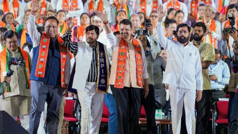 Mumbai: Maharashtra Chief Minister Devendra Fadnavis, state Deputy Chief Minister Ekanth Shinde, Republican Party of India (RPI) Chief Ramdas Athawale and others during a rally for the BMC elections, in Mumbai, Monday, Jan. 12, 2026. (PTI Photo/Shashank Parade) (PTI01_12_2026_000514B)