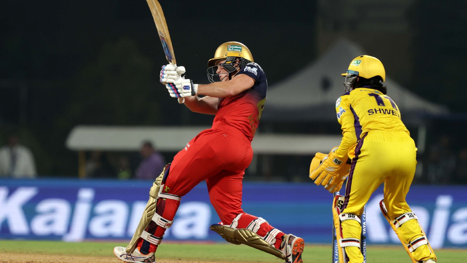 Royal Challengers Bengaluru's Grace Harris ;plays a shot RCB's Women's Premier League (WPL) match against UP Warriorz at the DY Patil Stadium in Navi Mumbai. (Express photo by Narendra Vaskar)