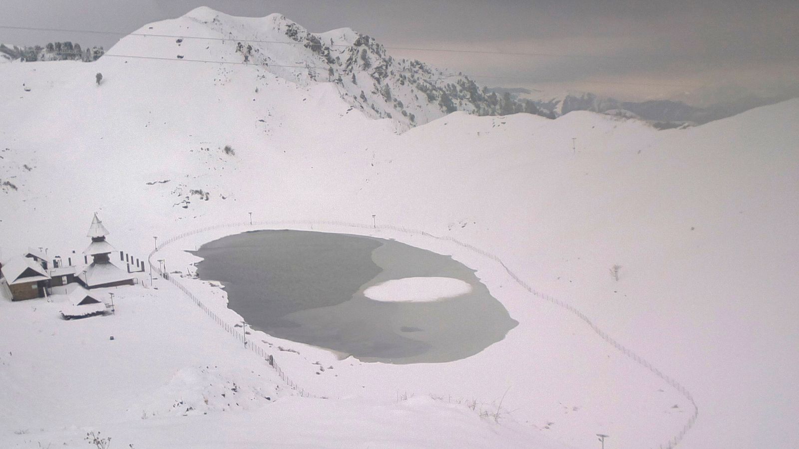 After heavy snowfall in Himachal, apple orchardists issued advisory to strengthen upcoming crops