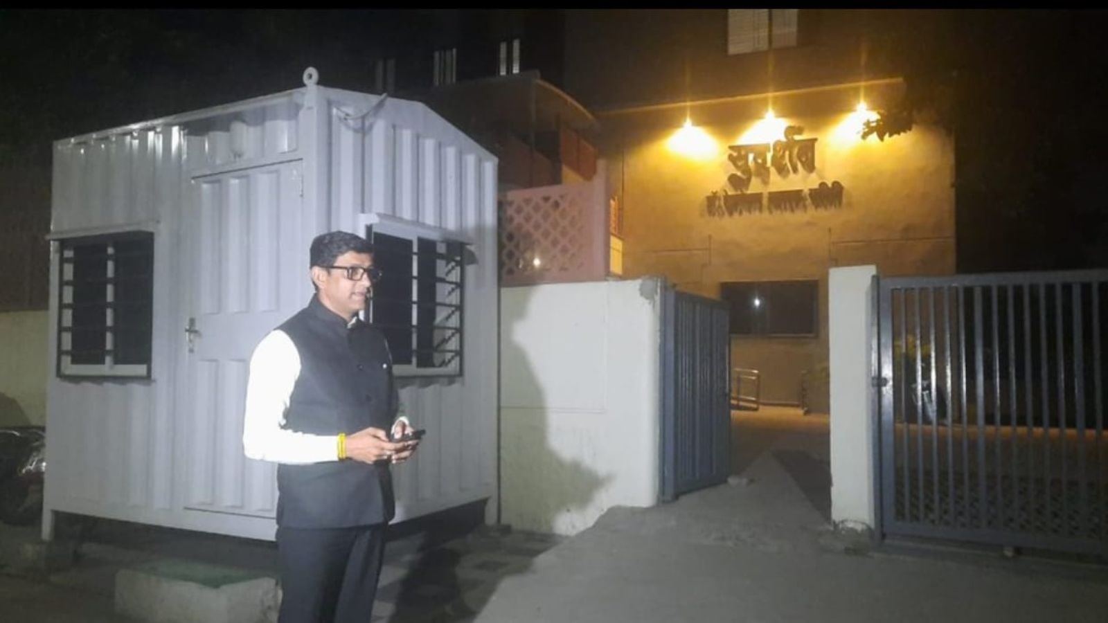 Indore mayor at the RSS office in Indore