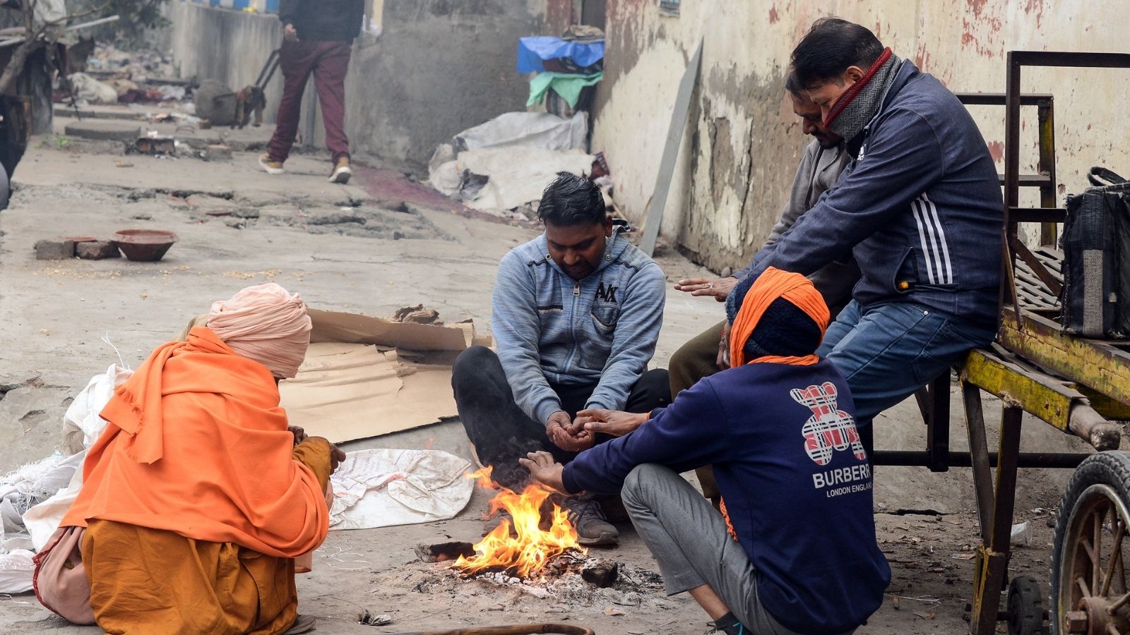 Chandigarh Braces for Intense Cold and Dense Fog, Lohri Bonfire Offers Little Relief