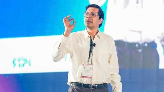 Kerala Congress, Zoho's Vembu Clash Over Padma Shri to IIT Madras Director V Kamakoti