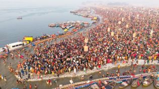 The incident took place on Thursday, the day of the holy snan (bath) for Makar Sankranti. (Image: Express Photo by Vishal Srivastav)