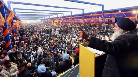 Addressing the gathering, SAD president Sukhbir Singh Badal alleged that both the Congress and AAP had politicised the sacrilege of Sri Guru Granth Sahib to target his party.