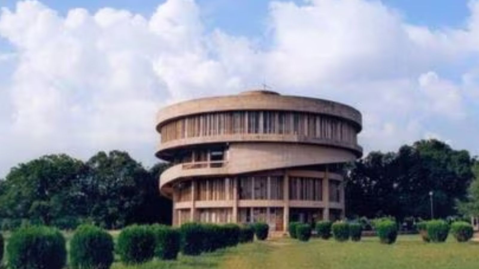Panjab University Introduces RFID Smart ID Cards