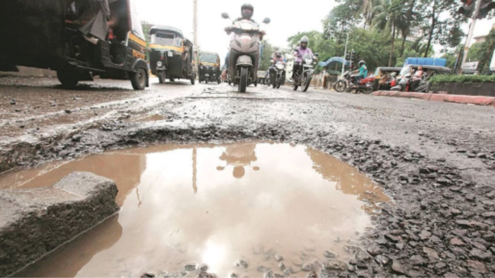 Pune’s Road Crisis: Voters Demand Accountability Ahead of Elections