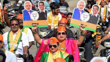 MH civic polls: CM Fadnavis' roadshow