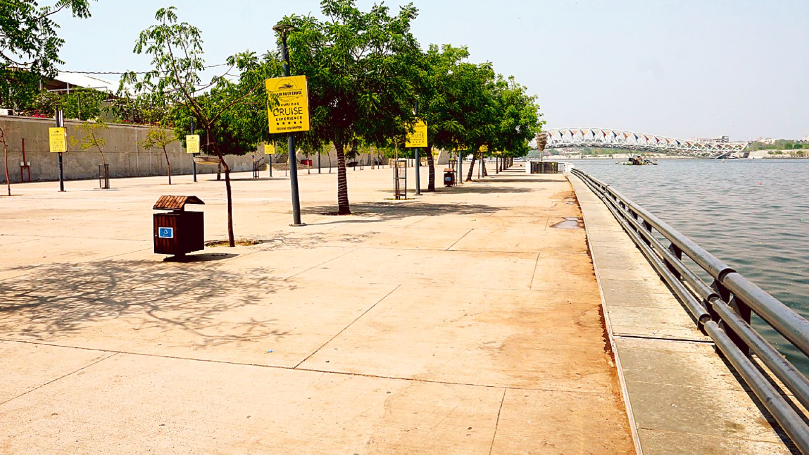 AMTS buses to soon ply on both banks of Sabarmati Riverfront AMTS buses to soon ply on both banks of Sabarmati Riverfront