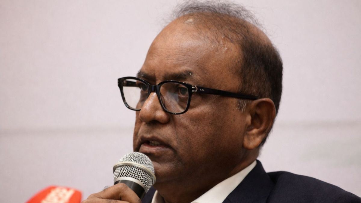 Maharashtra SEC Dinesh Waghmare Faces Scrutiny Amid Civic Poll Controversies