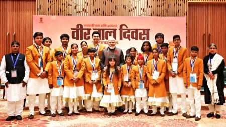 Anushka Munda, Jharkhand tribal girl football prodigy, Jharkhand tribal girl boys football, Adivasi girl football prodigy, Jharkhand girl football prodigy, Indian express news, current affairs