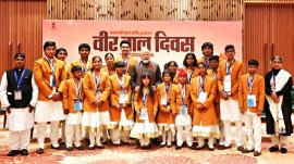 Anushka Munda, Jharkhand tribal girl football prodigy, Jharkhand tribal girl boys football, Adivasi girl football prodigy, Jharkhand girl football prodigy, Indian express news, current affairs