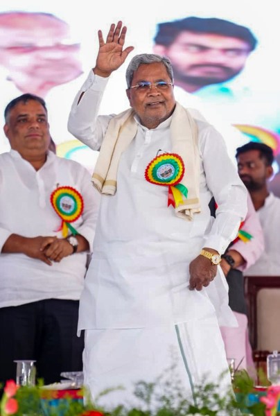**EDS: THIRD PARTY IMAGE** In this image received on Jan. 7, 2026, Karnataka Chief Minister Siddaramaiah during the inauguration and foundation stone laying ceremony of various development initiatives, in Haveri, Karnataka. (Karnataka CMO via PTI Photo) (PTI01_07_2026_000346B)