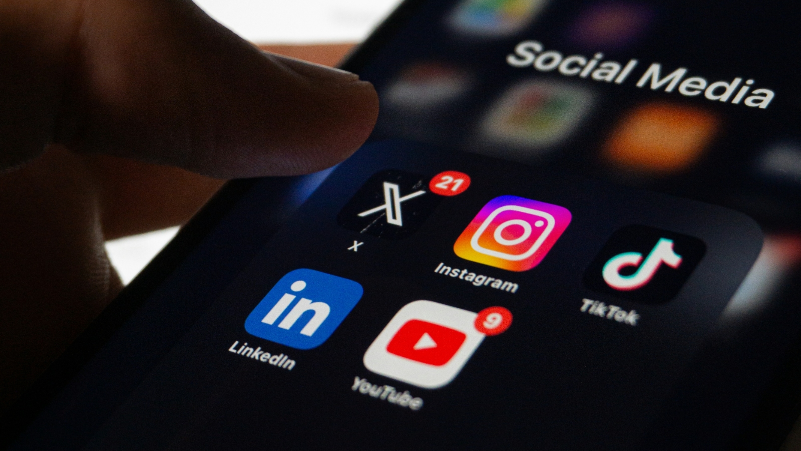 ‘Setting a clear boundary’: French MPs vote to ban social media for those under 15